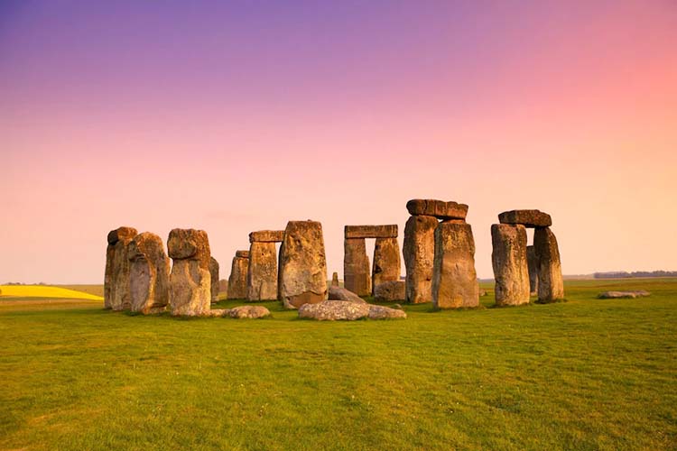 stonehenge.jpg
